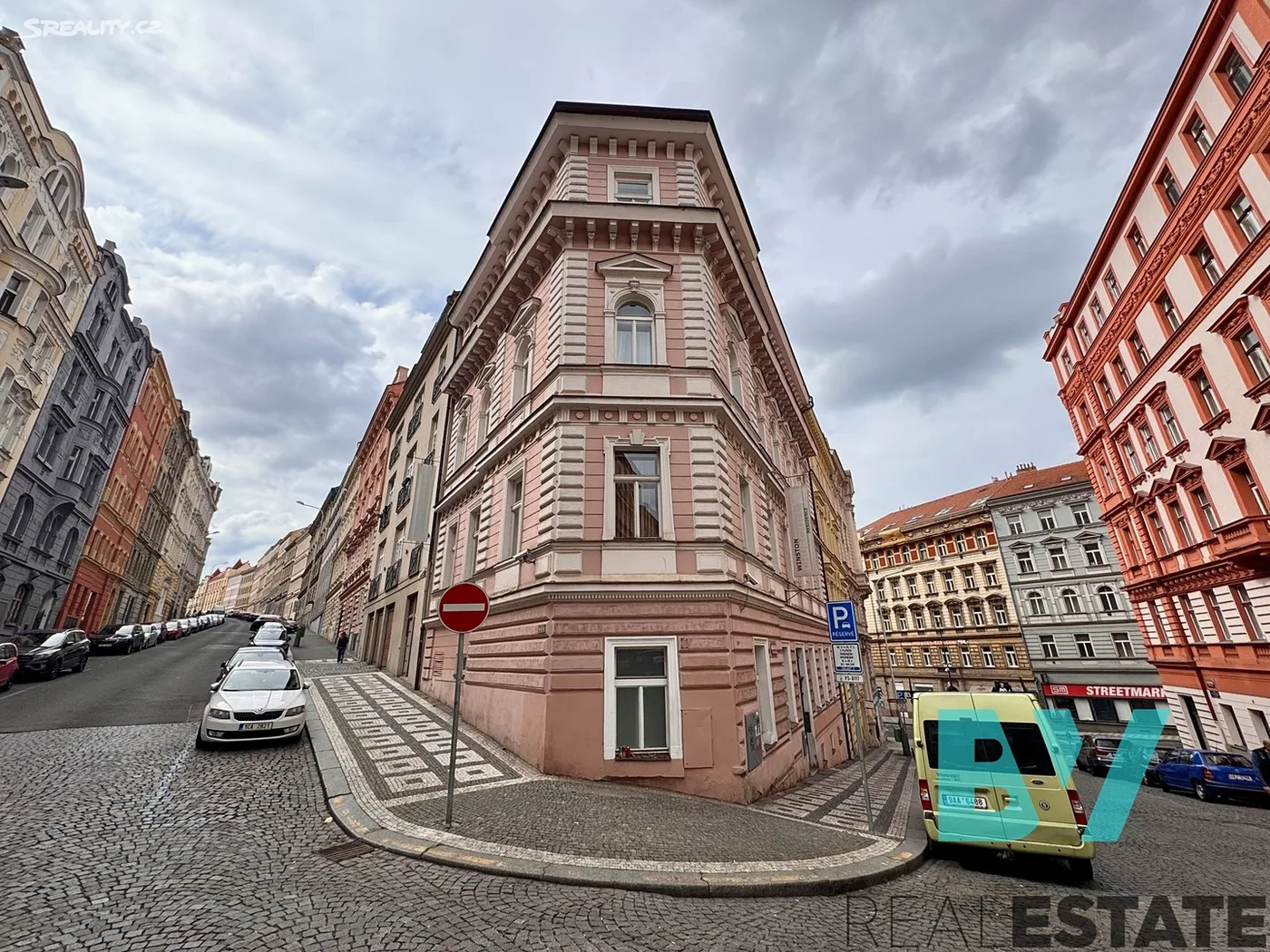 Pronájem garáže 12 m² — foto 1