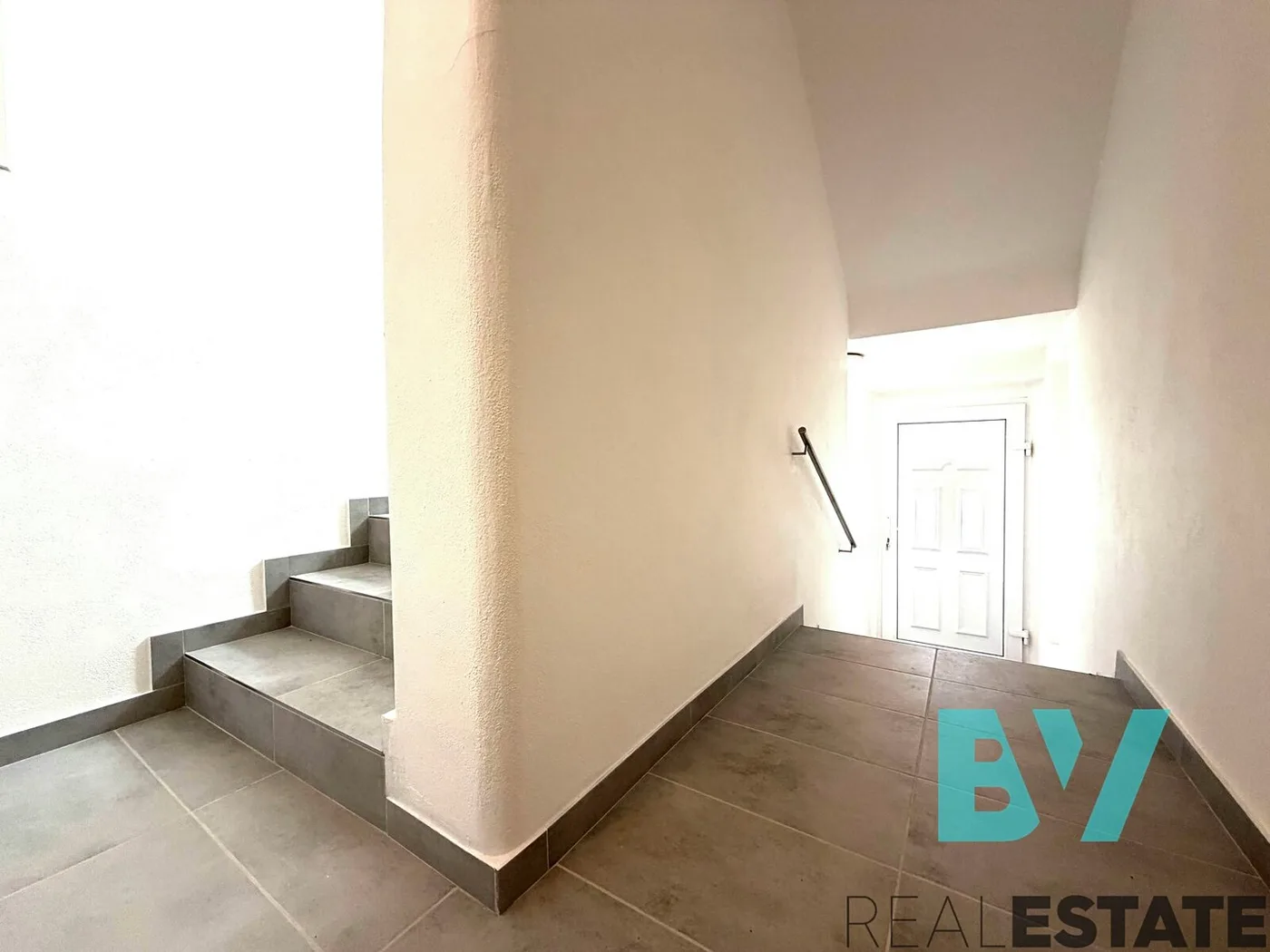 Pronájem bytu 1+1 41 m² (Jednopodlažní) — foto 8