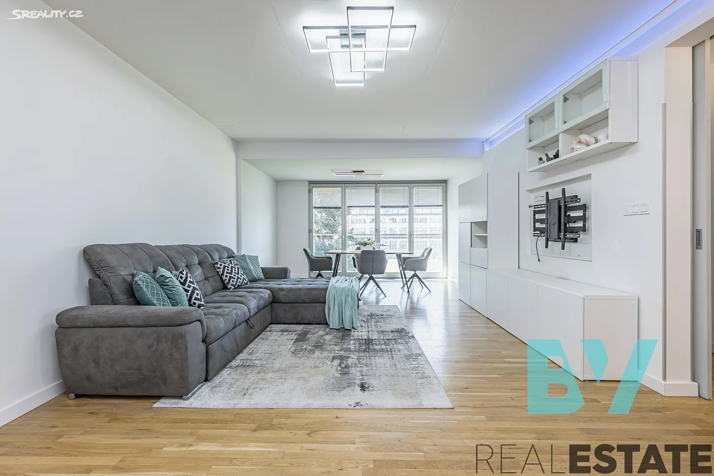 Pronájem bytu 3+kk 81 m² — foto 2