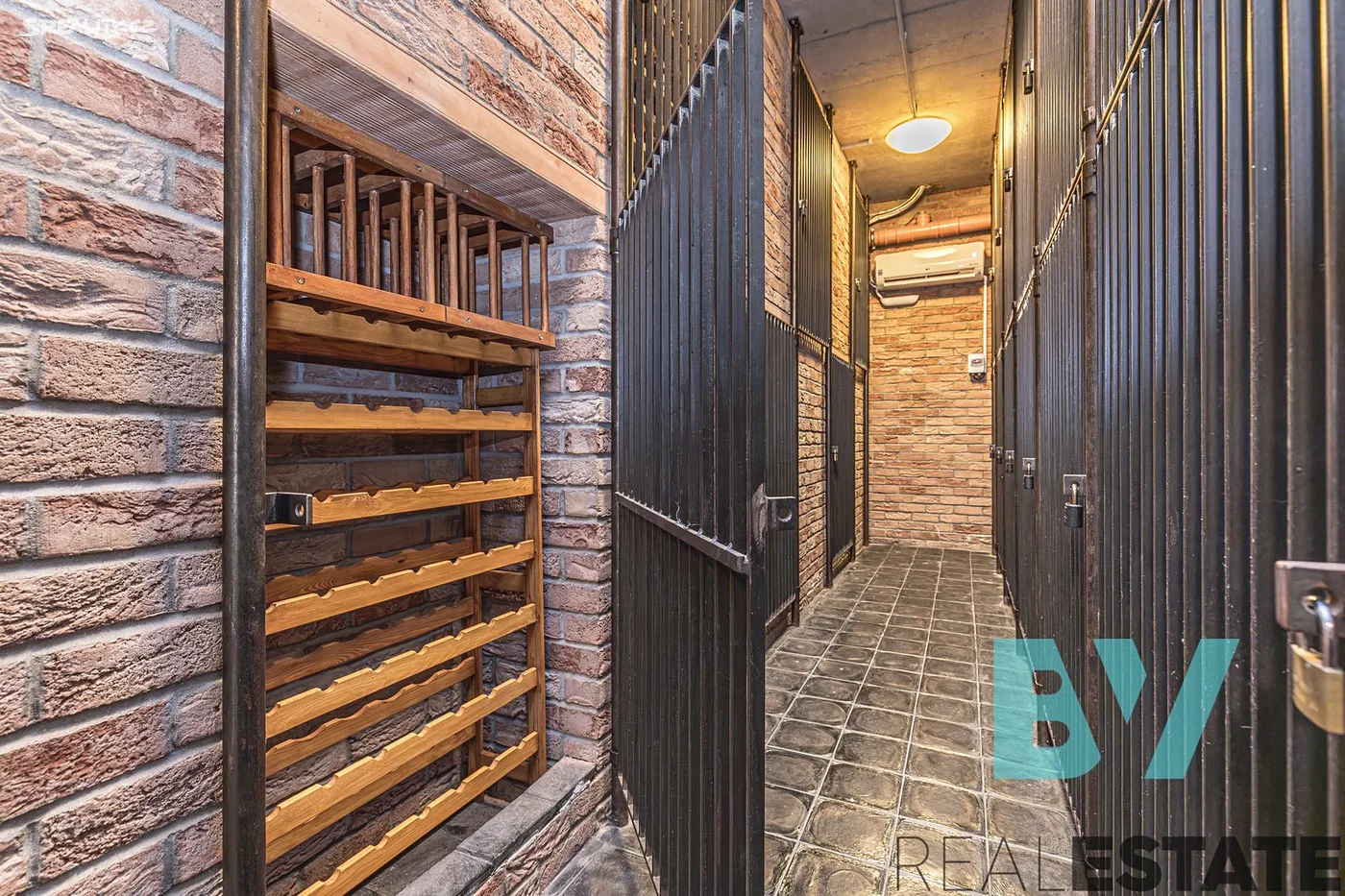 Pronájem bytu 3+kk 81 m² — foto 24