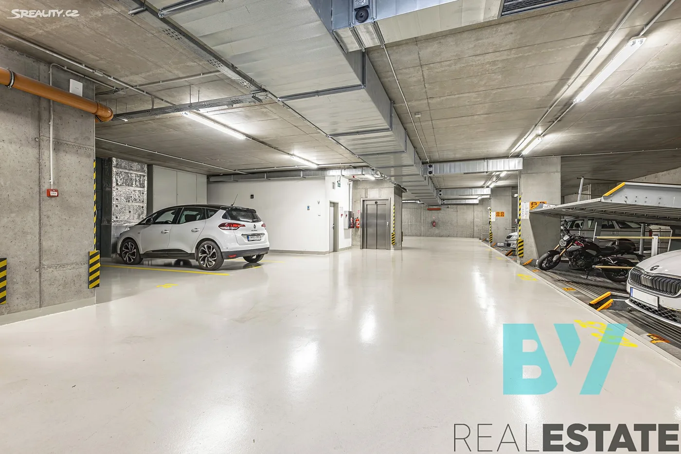 Pronájem bytu 3+kk 81 m² — foto 25