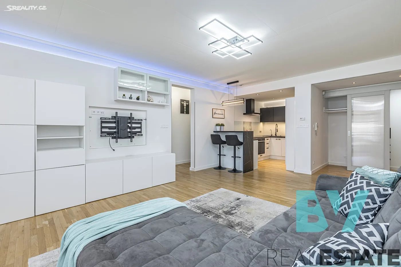 Pronájem bytu 3+kk 81 m² — foto 4