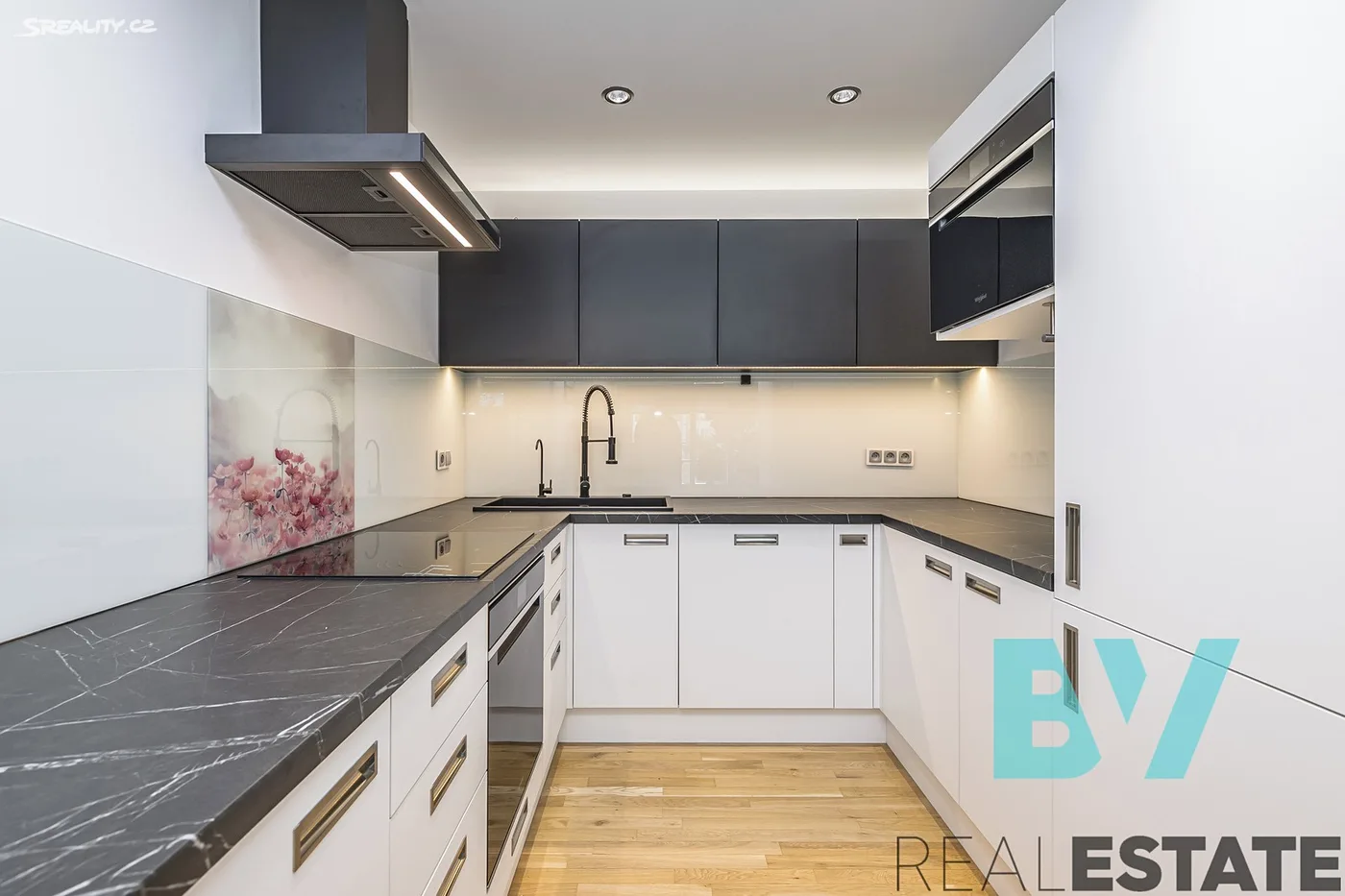 Pronájem bytu 3+kk 81 m² — foto 5