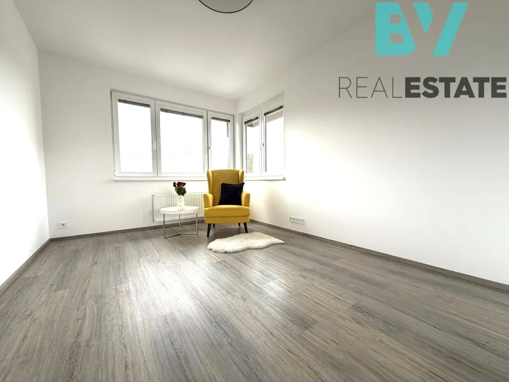 Pronájem bytu, 3+kk, 82 m² — foto 11