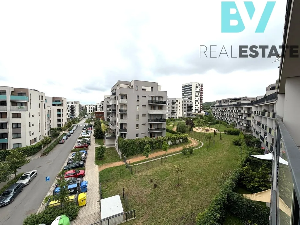 Pronájem bytu, 3+kk, 82 m² — foto 19