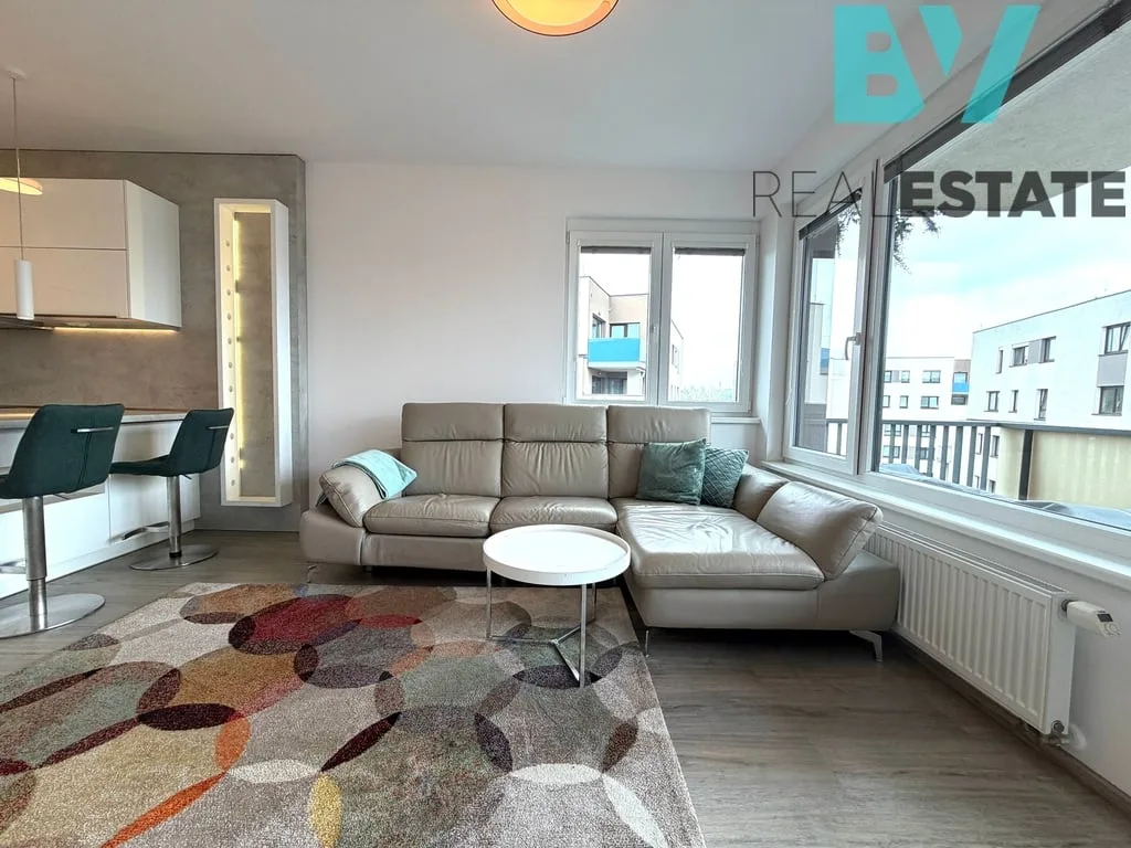 Pronájem bytu, 3+kk, 82 m² — foto 3