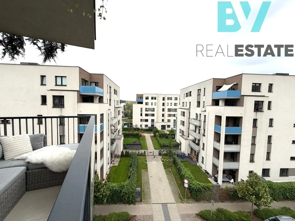 Pronájem bytu, 3+kk, 82 m² — foto 21