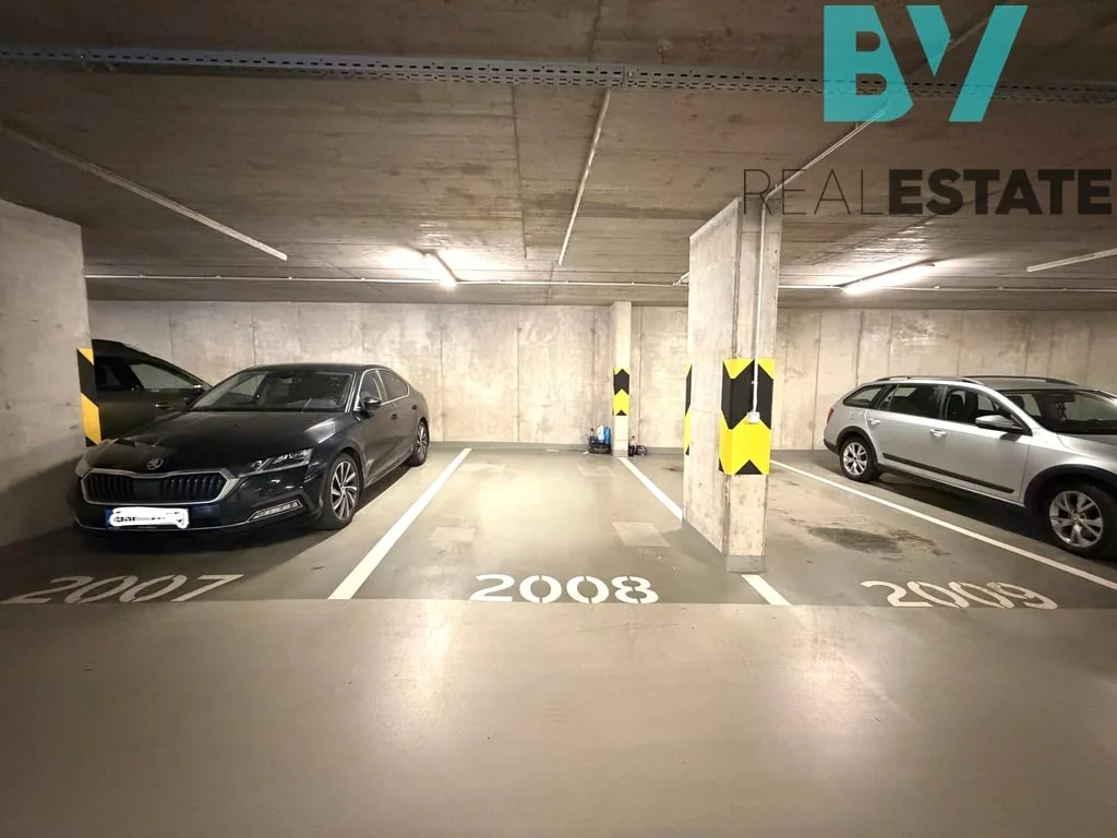 Pronájem bytu, 3+kk, 82 m² — foto 23