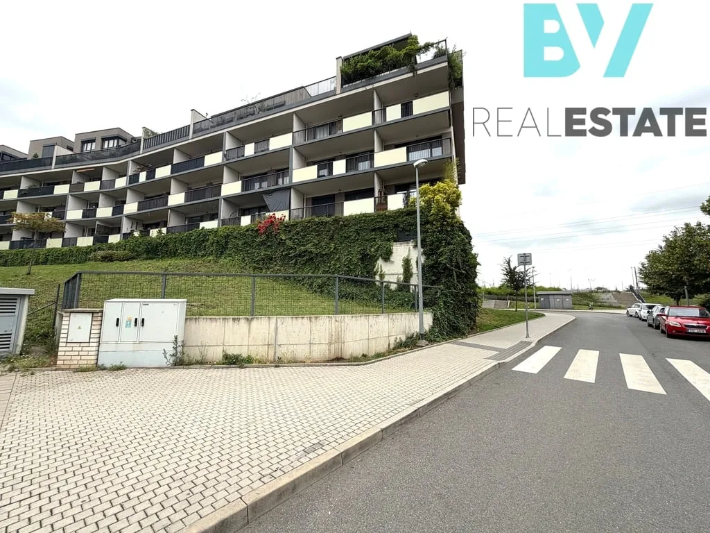 Pronájem bytu, 3+kk, 82 m² — foto 26