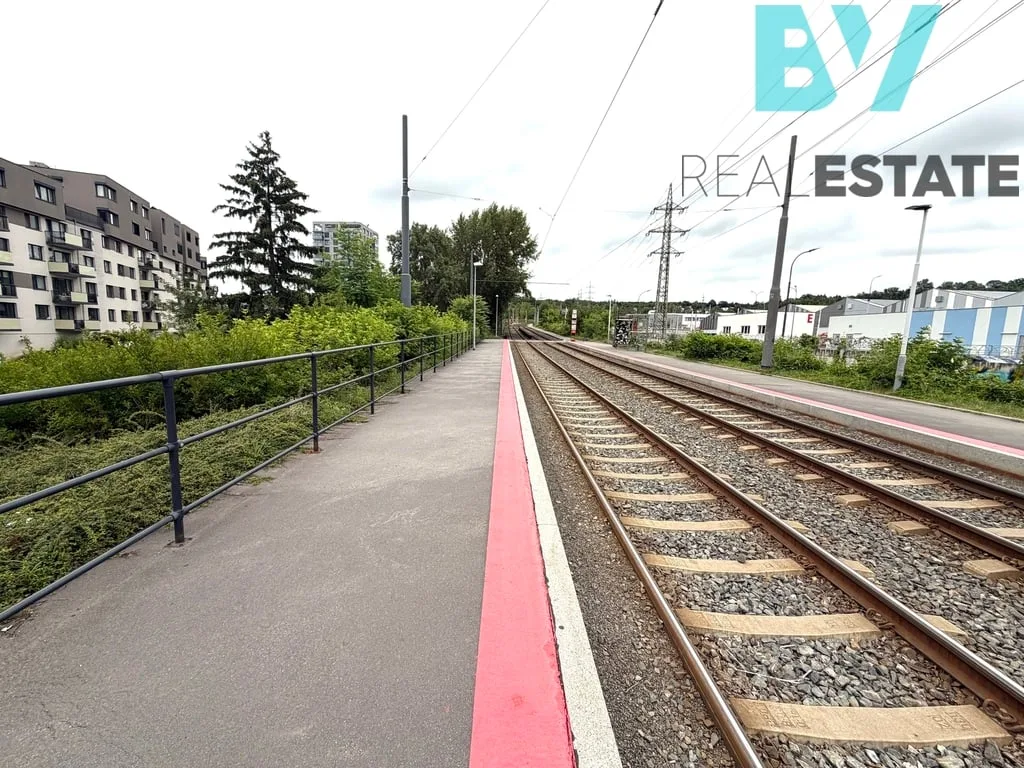 Pronájem bytu, 3+kk, 82 m² — foto 28