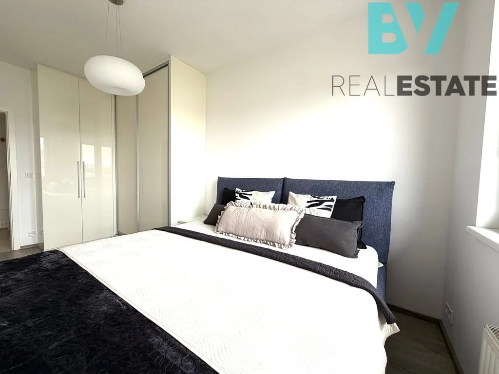 Pronájem bytu, 3+kk, 82 m² — foto 8