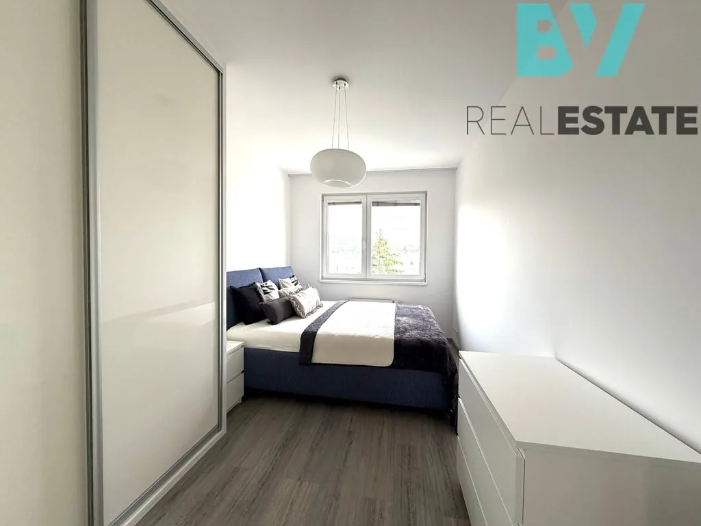 Pronájem bytu, 3+kk, 82 m² — foto 10