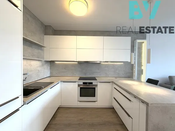 Pronájem bytu, 3+kk, 82 m²