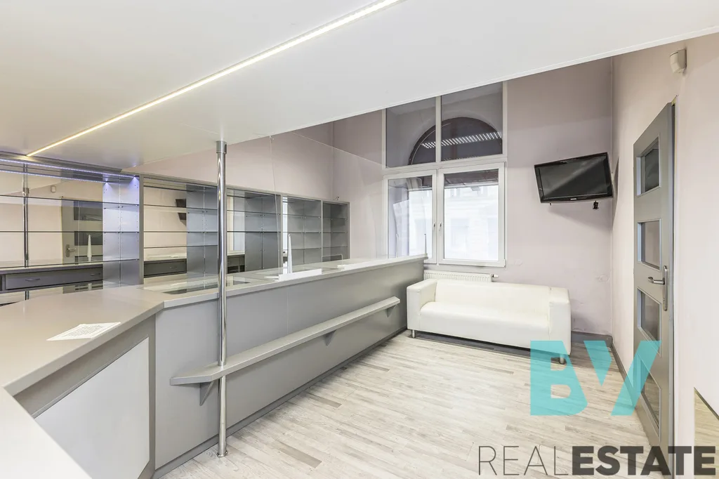 Pronájem obchodní prostory, 47 m² — foto 3