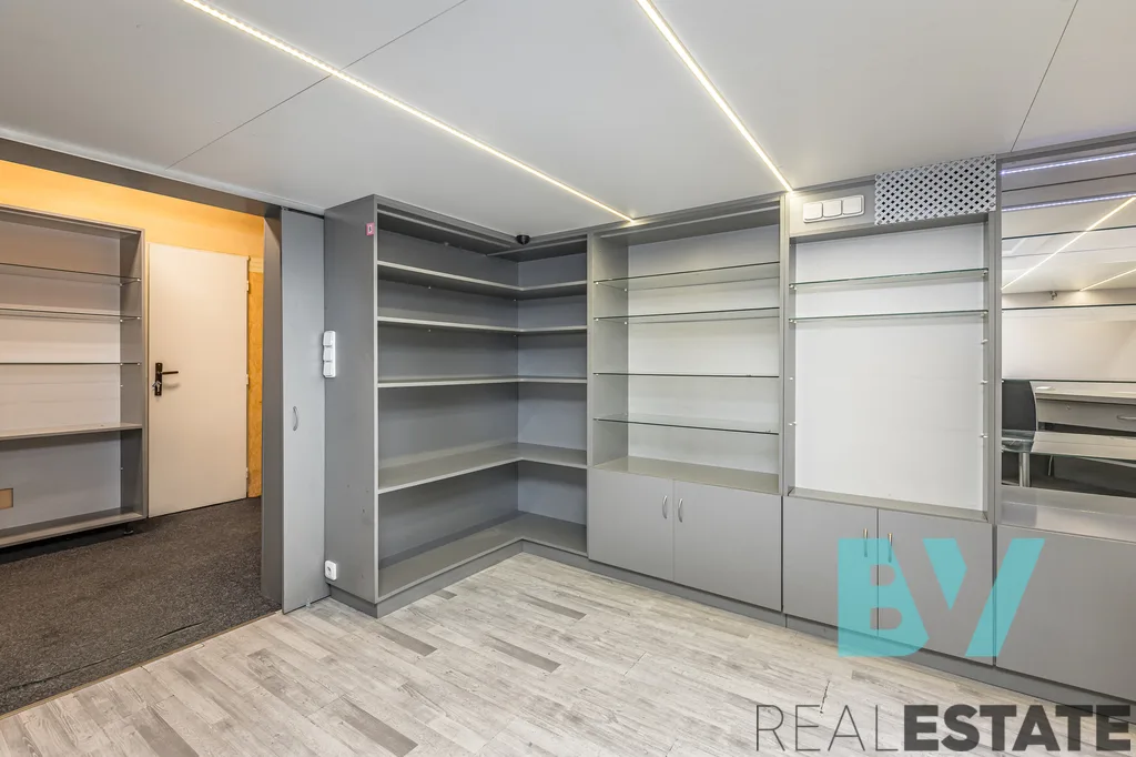 Pronájem obchodní prostory, 47 m² — foto 4