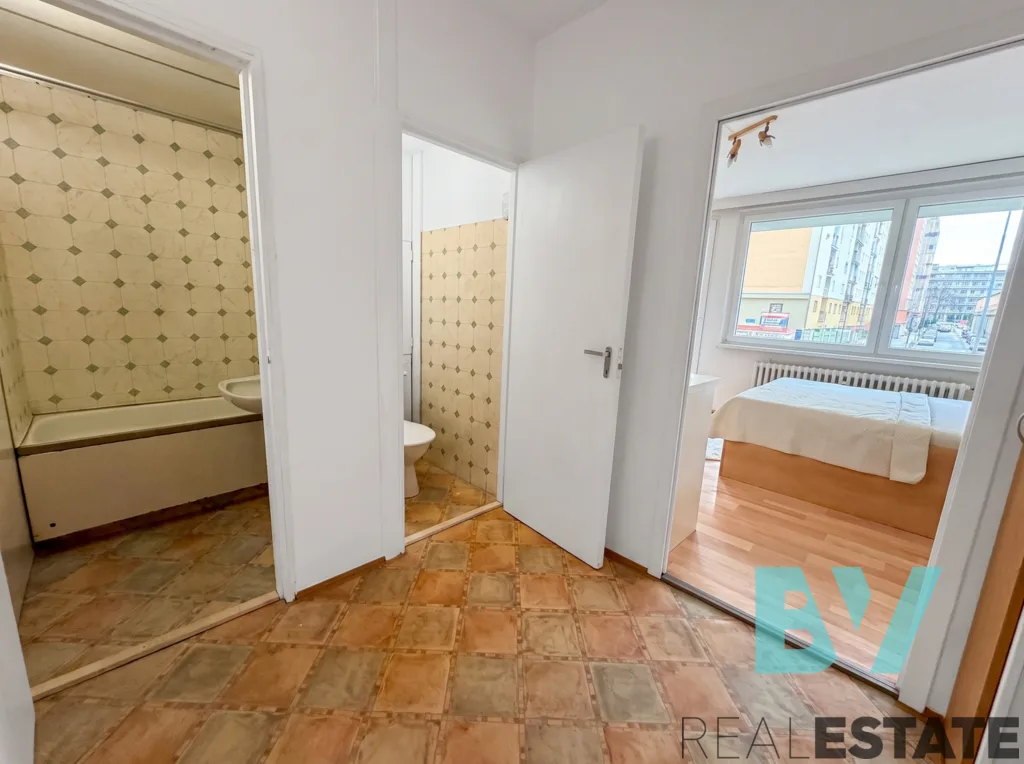 Pronájem bytu, 1+kk, 32 m² — foto 4
