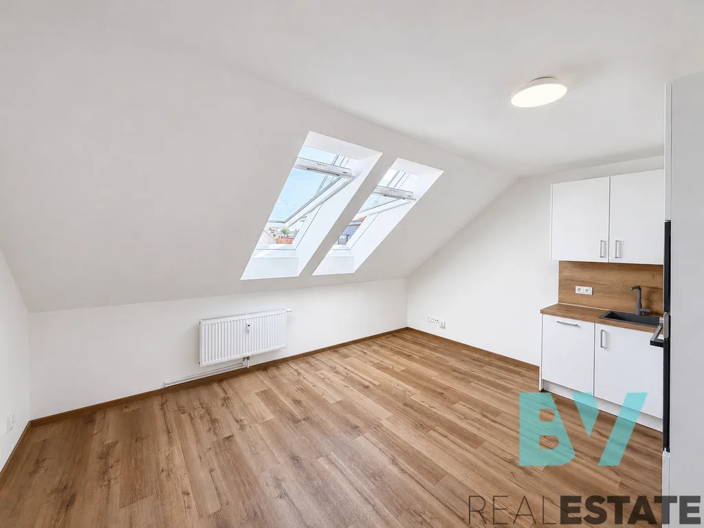 Pronájem bytu, 2+kk, 35 m² — foto 2