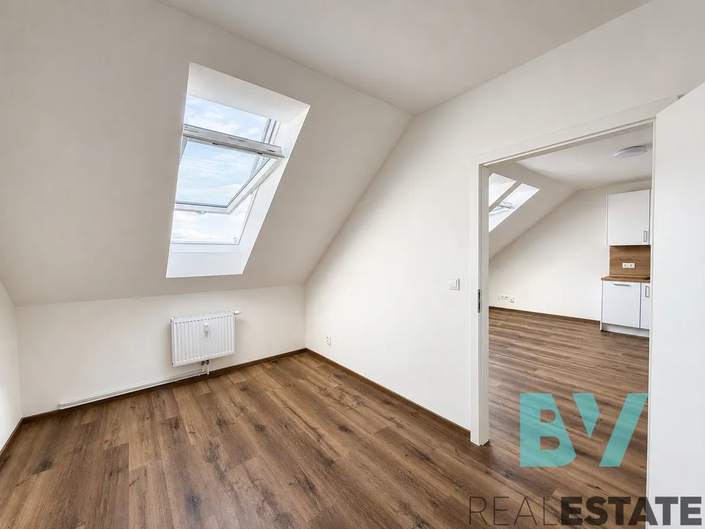 Pronájem bytu, 2+kk, 35 m² — foto 3