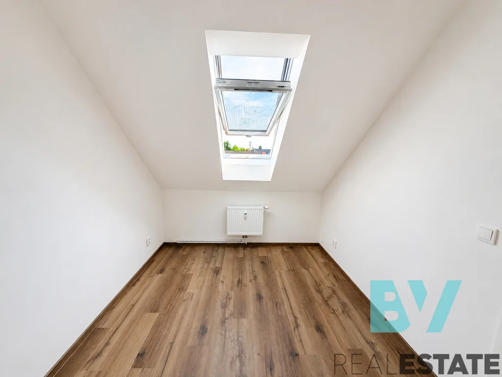 Pronájem bytu, 2+kk, 35 m² — foto 4