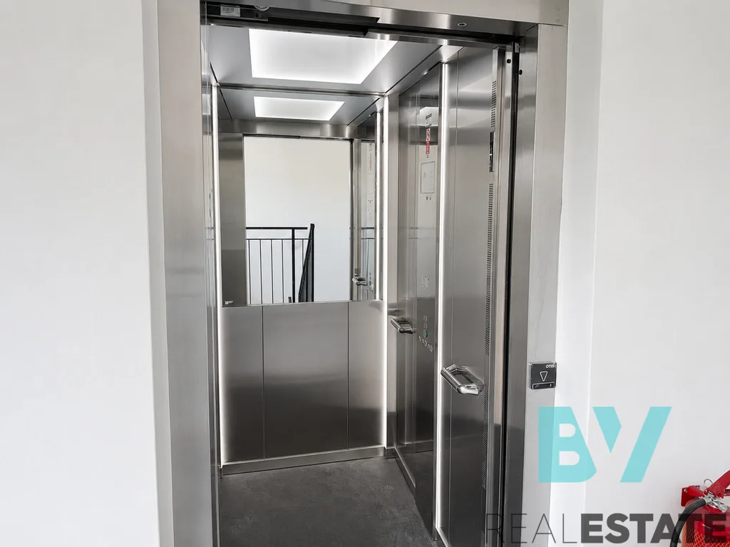 Pronájem bytu, 2+kk, 35 m² — foto 9