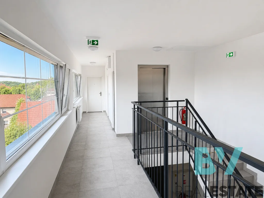 Pronájem bytu, 2+kk, 35 m² — foto 10