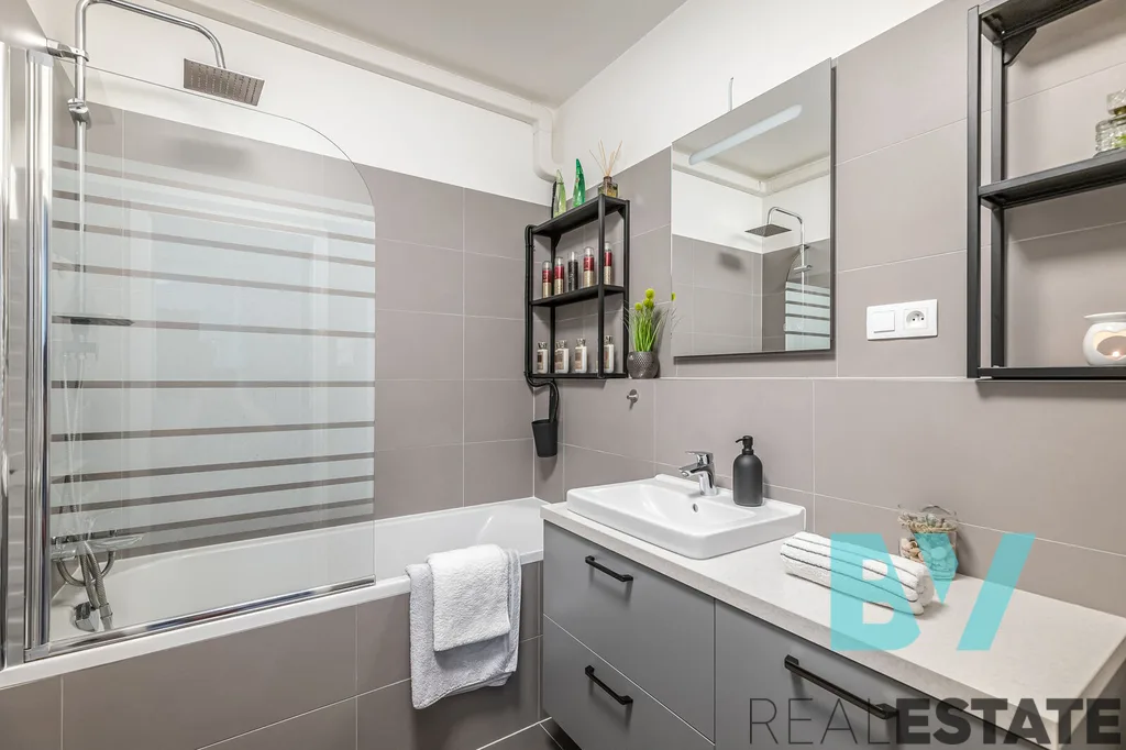Prodej bytu, 2+kk, 68 m² — foto 17