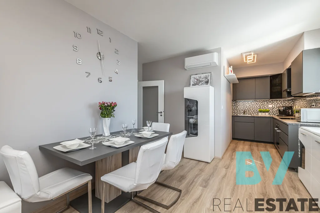 Prodej bytu, 2+kk, 68 m² — foto 3