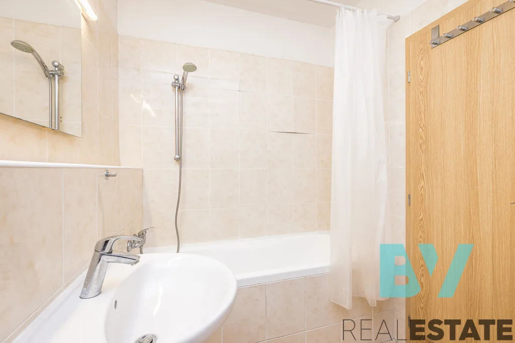 Prodej bytu, 2+kk, 58 m² — foto 9